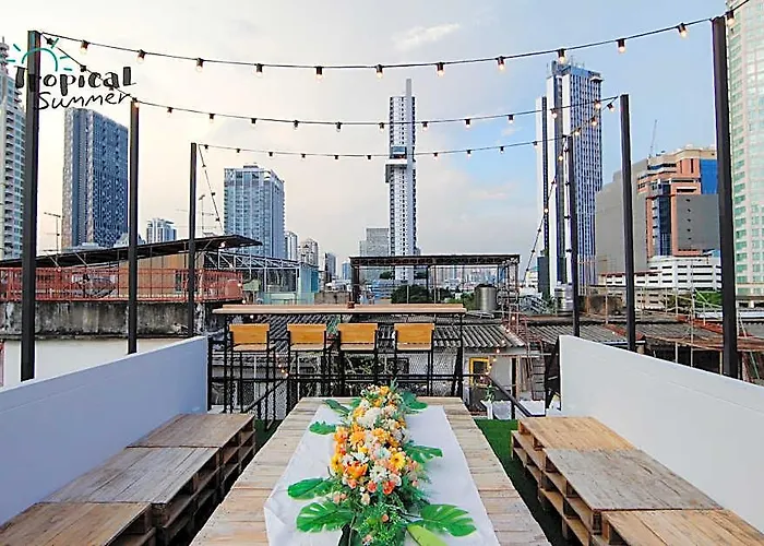 Tropical Summer Cafe & 2* Bangkok