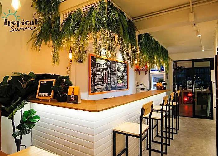 Hotel Tropical Summer Cafe &