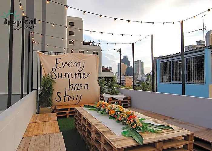 Tropical Summer Cafe &
