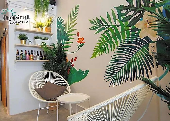 Hotel Tropical Summer Cafe &