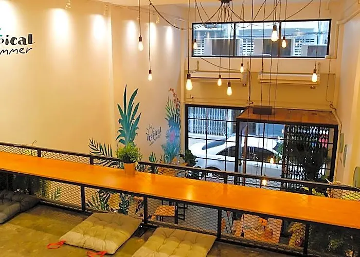 Hotel Tropical Summer Cafe &
