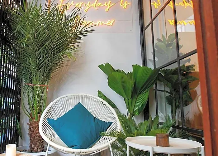 Tropical Summer Cafe & 2*